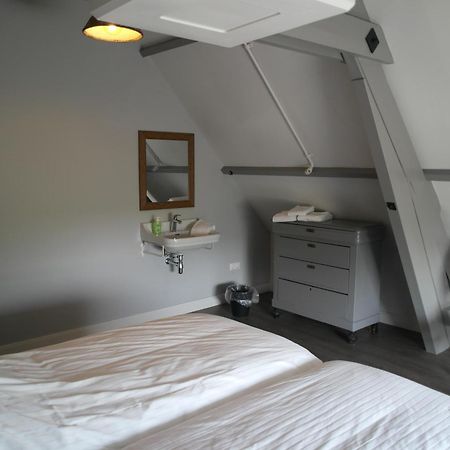 B&B Groepsaccommodatie De Pastorie Lage Mierde Екстериор снимка